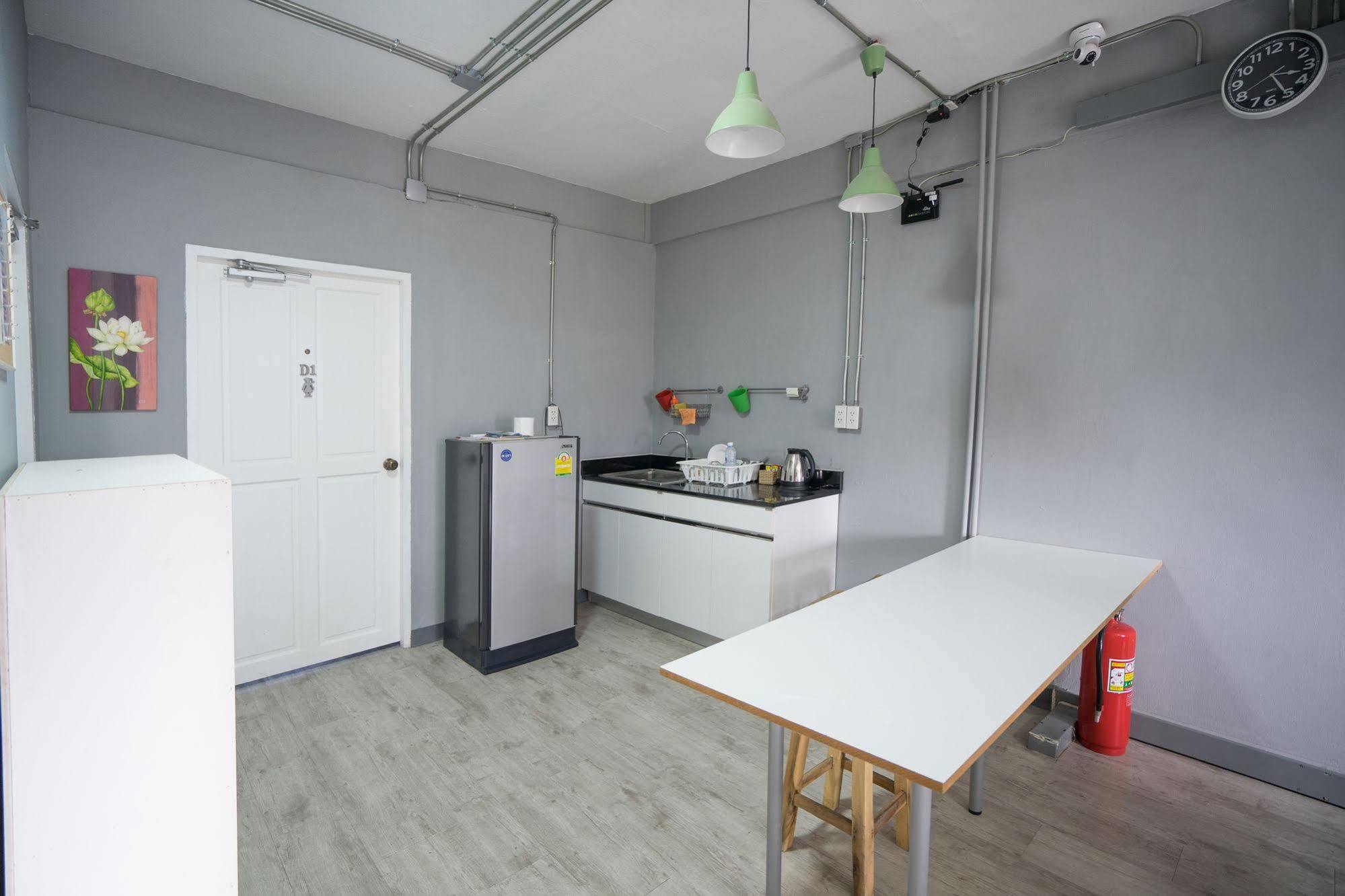 בנגקוק Oyo 437 Hostel Na Nara מראה חיצוני תמונה