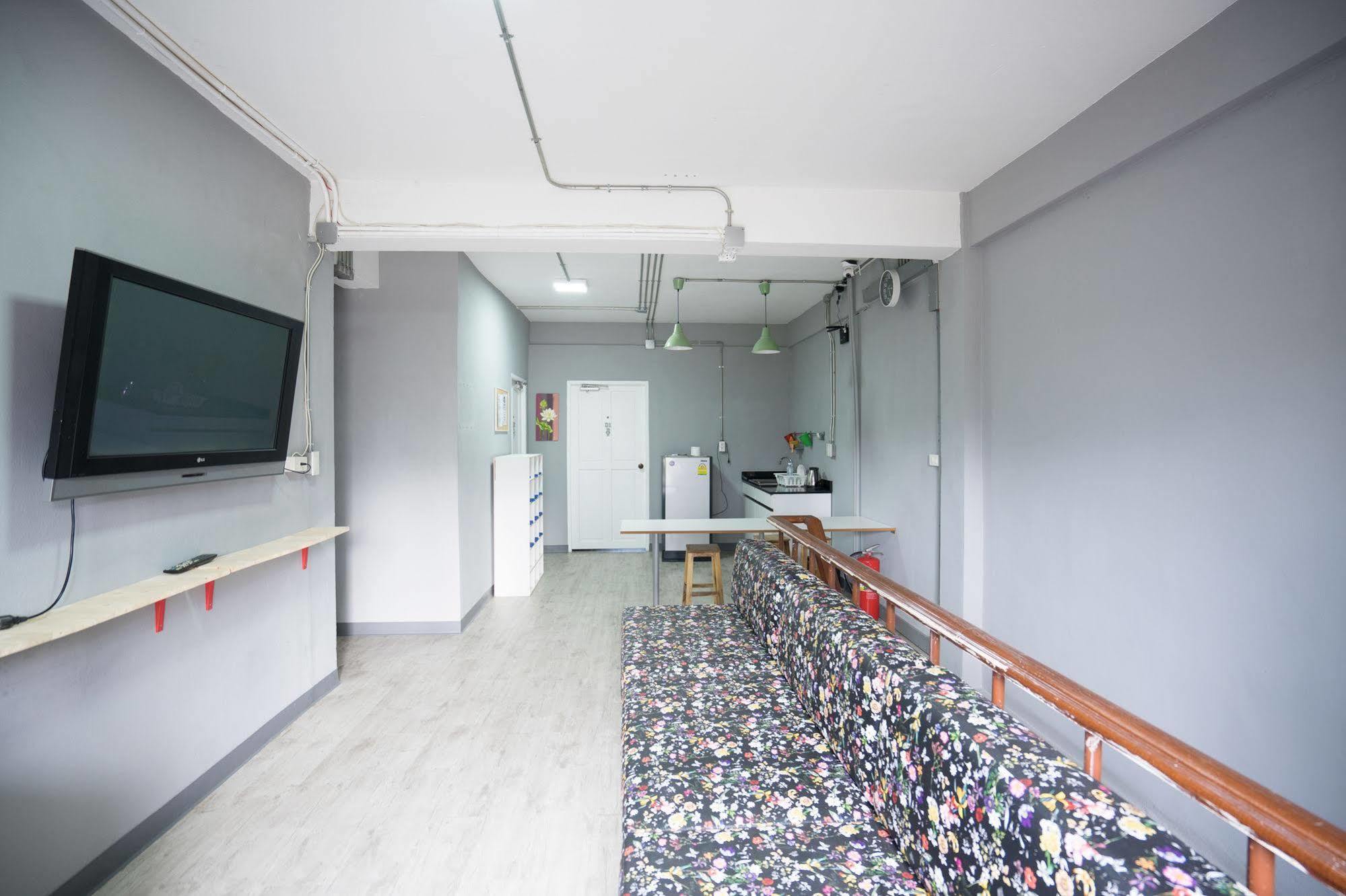 בנגקוק Oyo 437 Hostel Na Nara מראה חיצוני תמונה